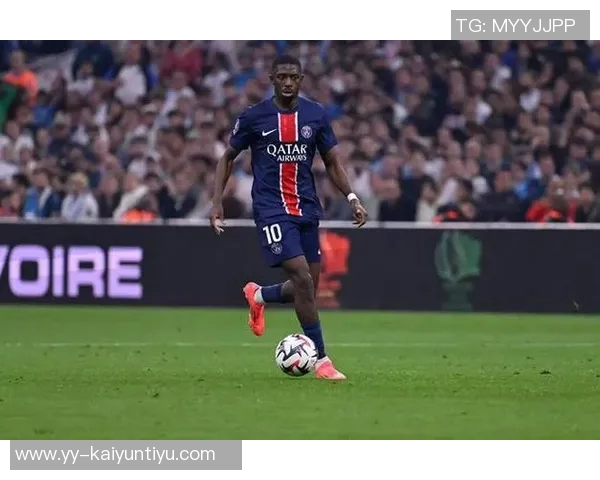 小埃梅里客串右后卫表现优异有望成为阿什拉夫的有力替补 小埃梅里客串右后卫表现优异有望成为阿什拉夫的有力替补