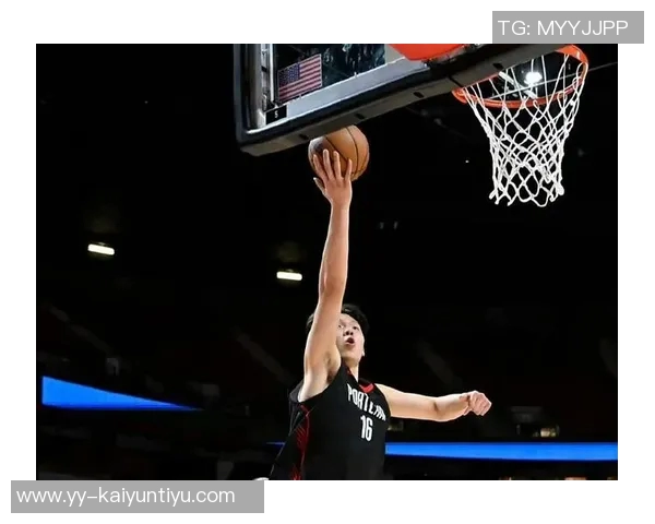 34号秀卡尔克布伦纳半场完美表现6投全中贡献13分4篮板1抢断1盖帽