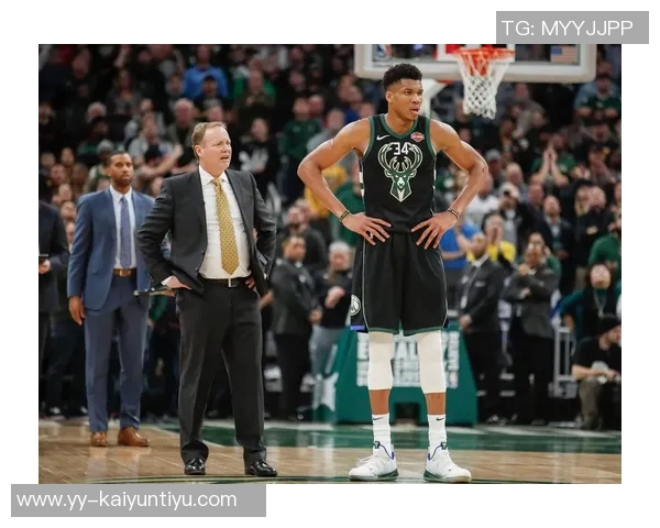 出里夫斯交易传闻引发热议霍华德推荐字母哥东契奇詹姆斯组合