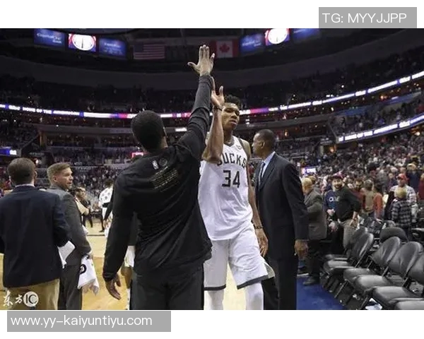 34号秀卡尔克布伦纳半场完美表现6投全中贡献13分4篮板1抢断1盖帽